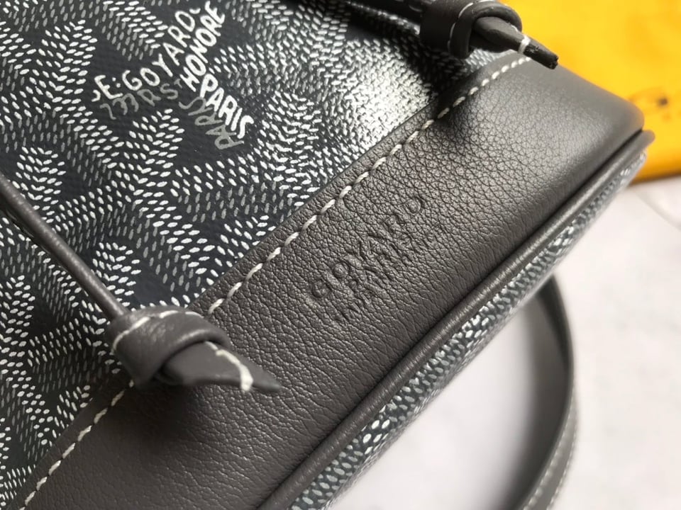 Goyard Petit Flot Bucket Bag 22 Cm Gray Goyardine Canvas And Lambskin Trim view 4