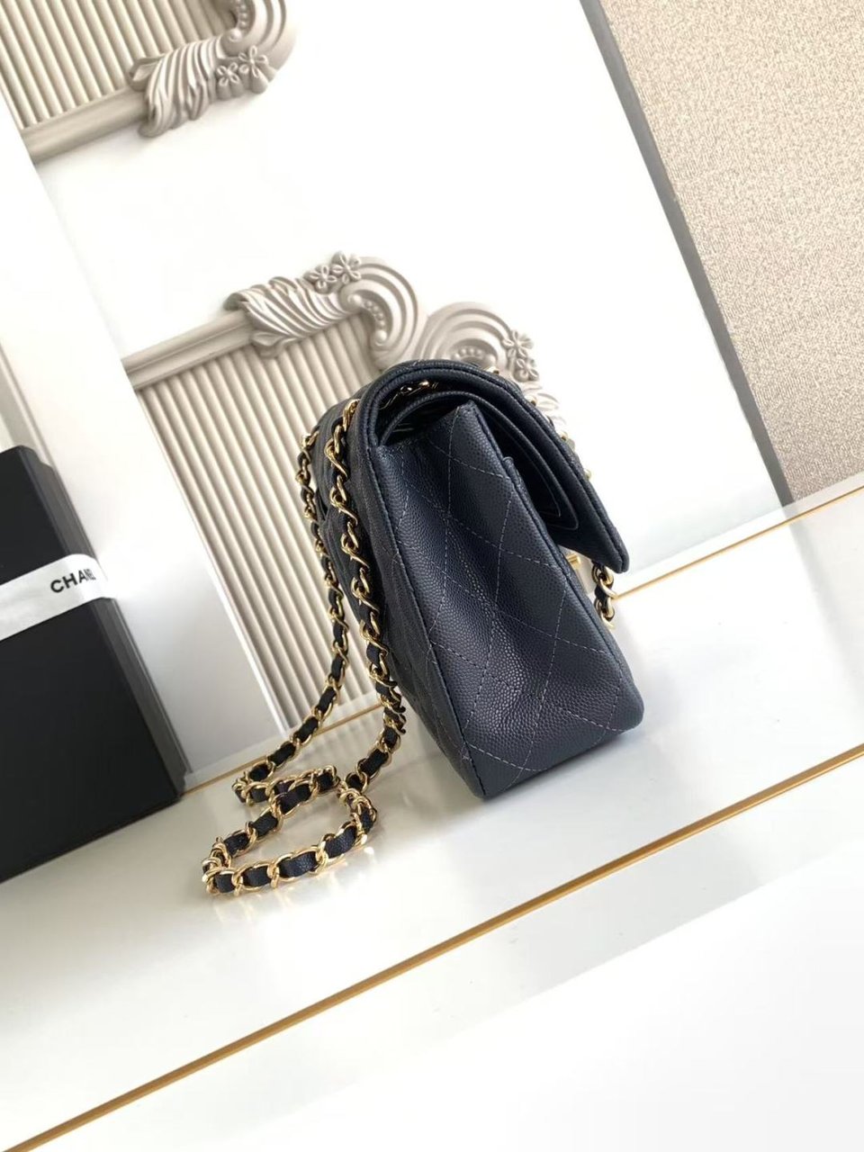 Chanel Classic Flap Bag 25 cm Navy Blue Gold-Tone Hardware A01112 view 5