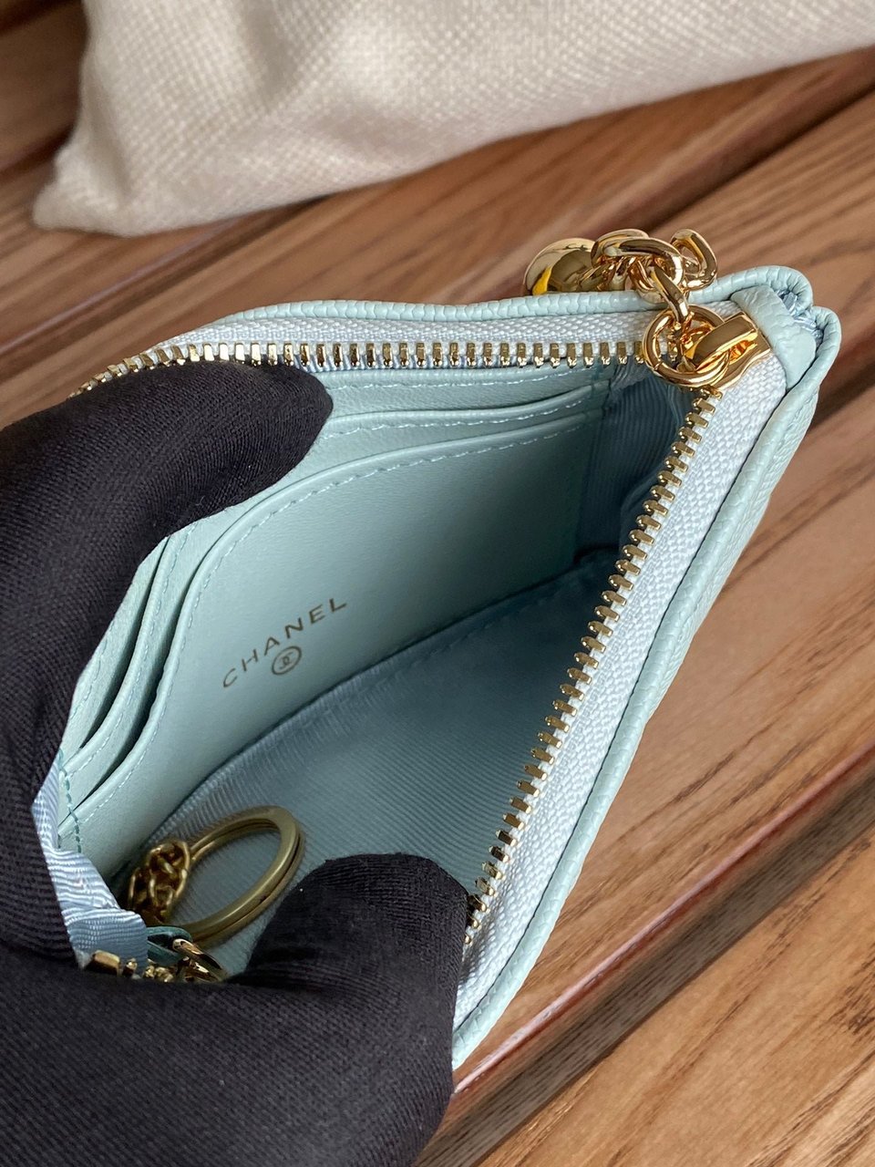 Chanel Zipped Wallet 14Cm Light Cloud Blue Caviar Gold Hardware view 4
