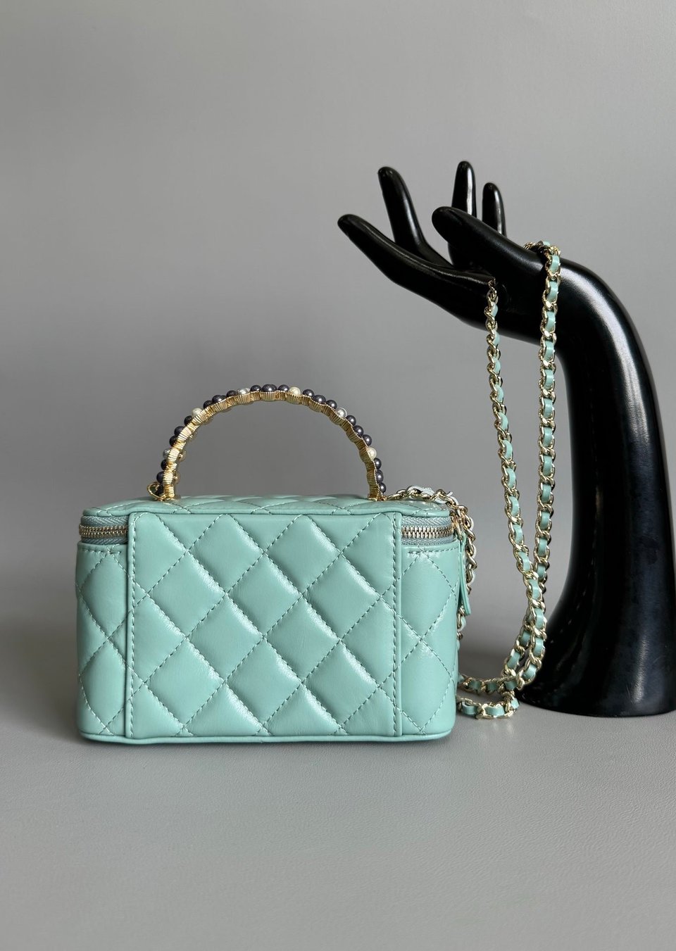 Chanel Vanity Case Pearl 17Cm Aqua Blue Lambskin Gold Hardware view 3