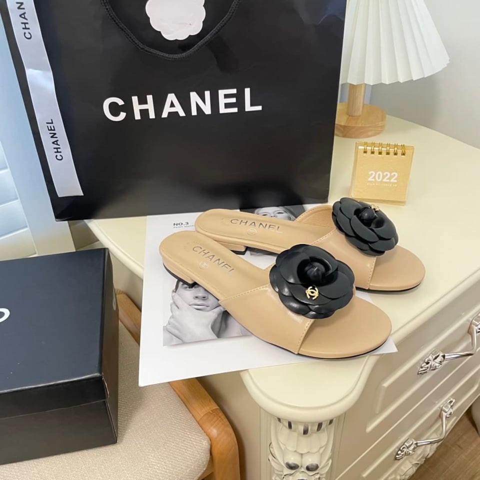 Chanel Black Camellia Slides Beige view 4