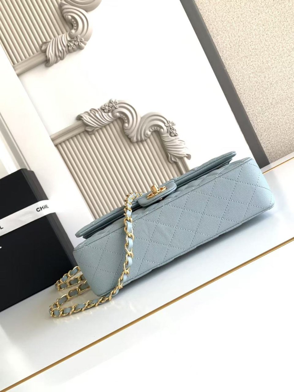 Chanel Classic Flap Bag 25 cm Light Blue Caviar Gold-Tone Hardware A01112 view 7