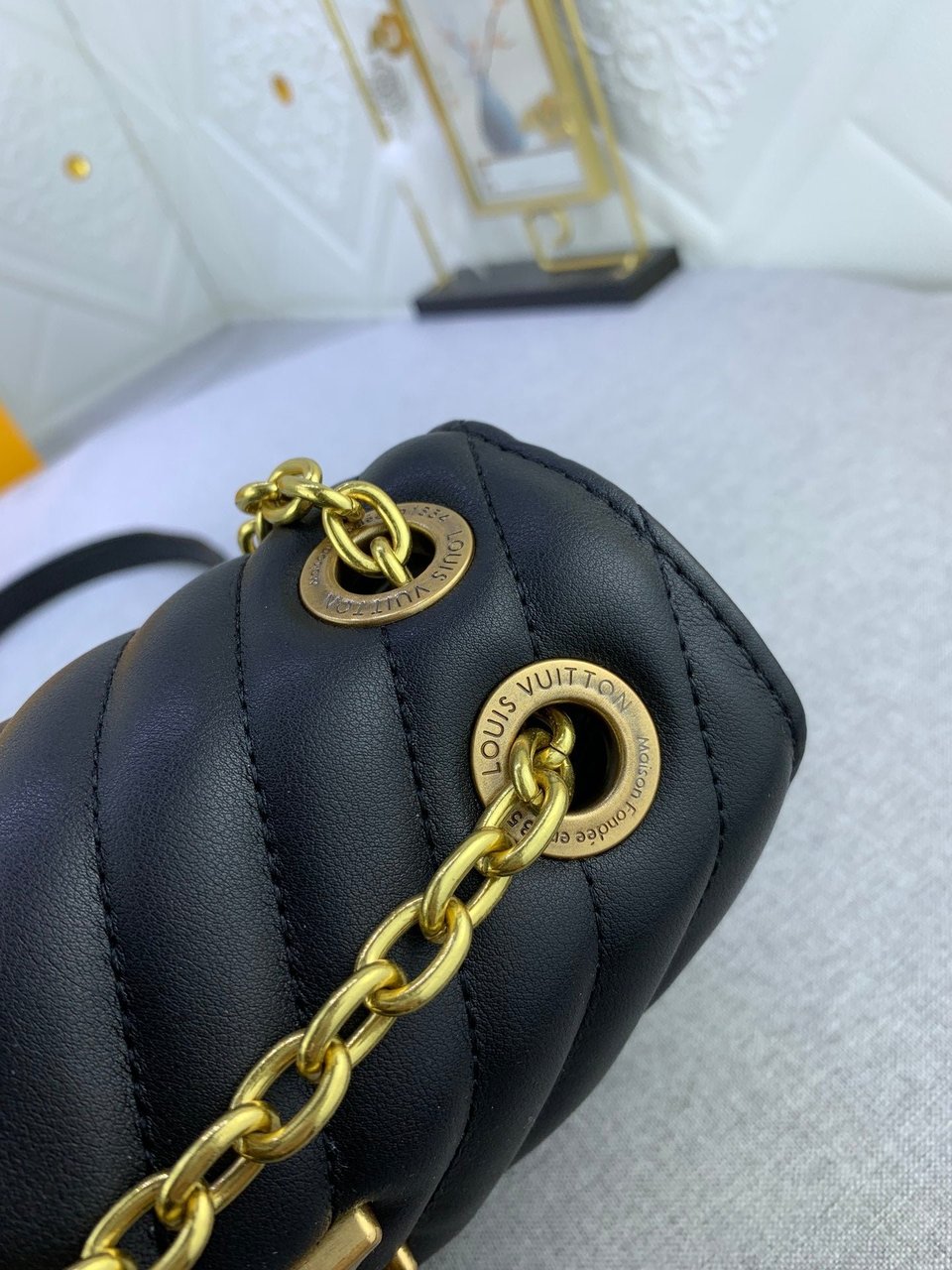 Louis Vuitton New Wave Chain Bag Black 21Cm view 7