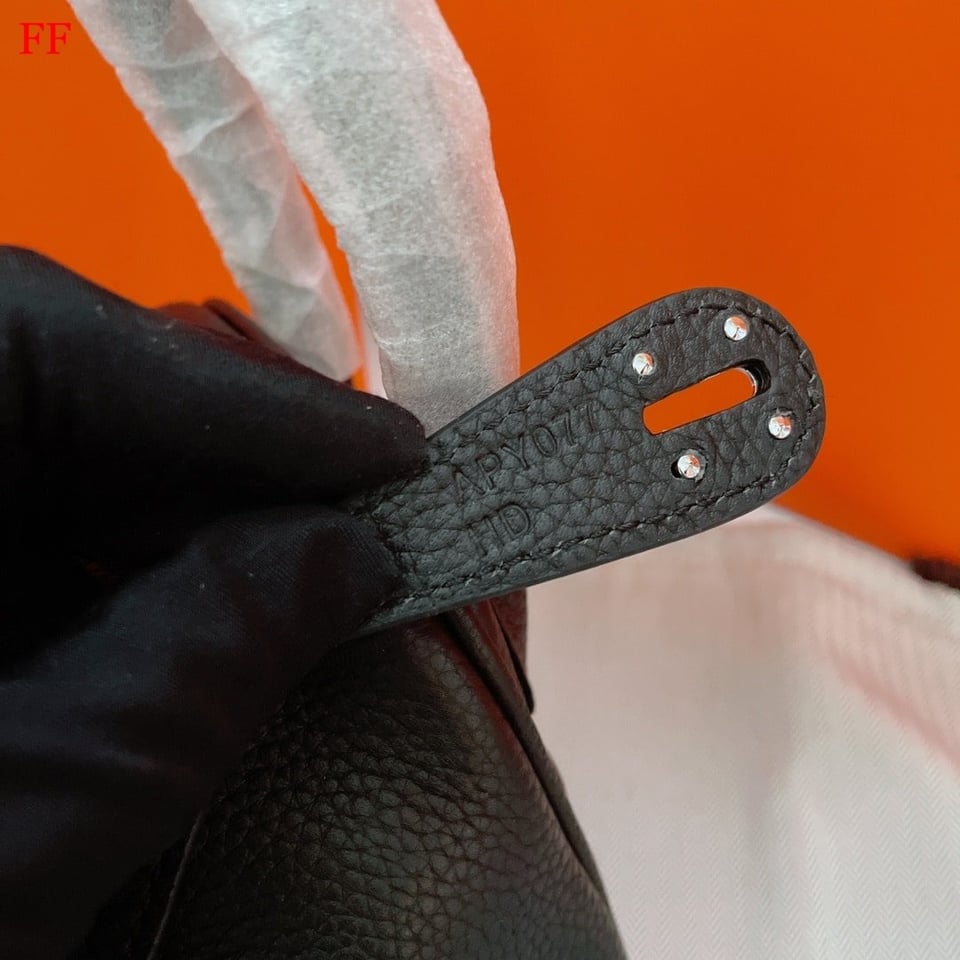 Hermès Lindy Mini 20 Black Clemence Leather with Palladium Hardware 20cm view 8