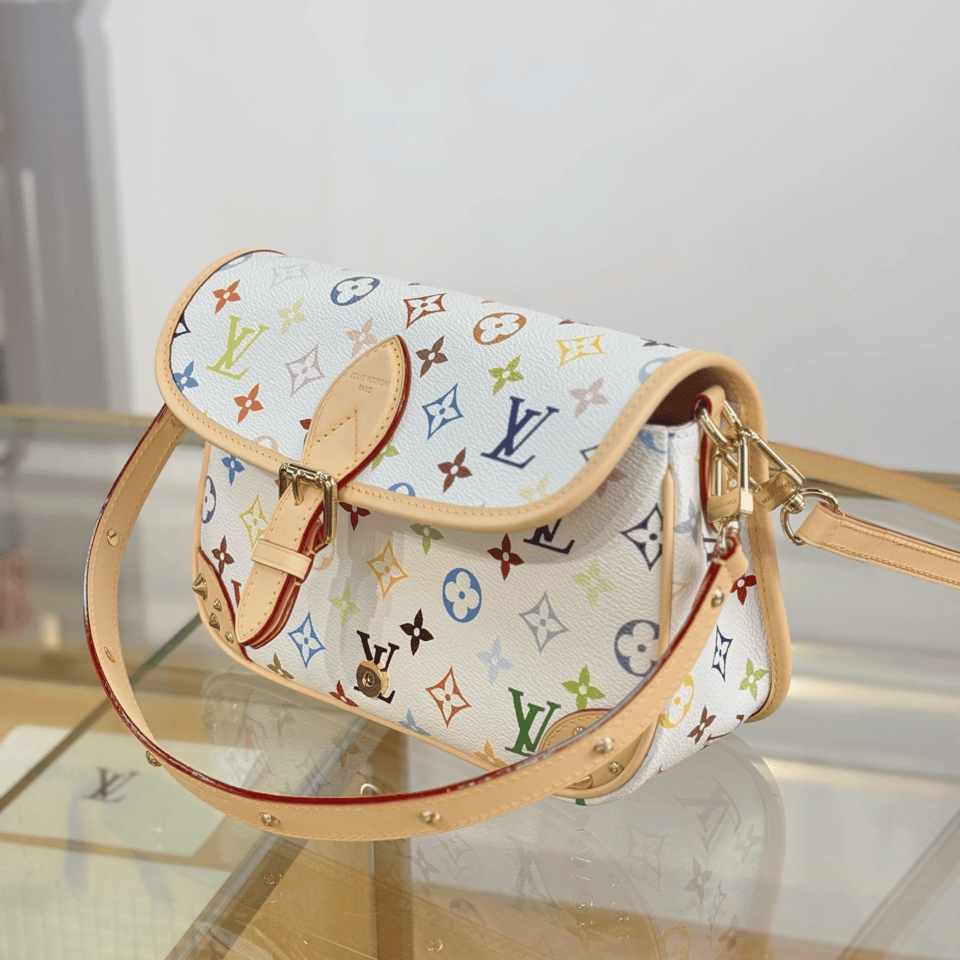 Louis Vuitton Diane LV x TM M27866 24cm/9.4in view 12