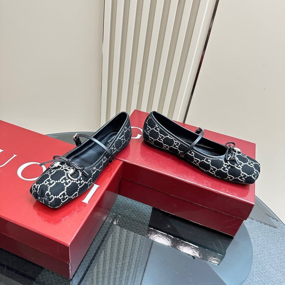 Gucci Women’S Horsebit Ballet Flat Black view 4