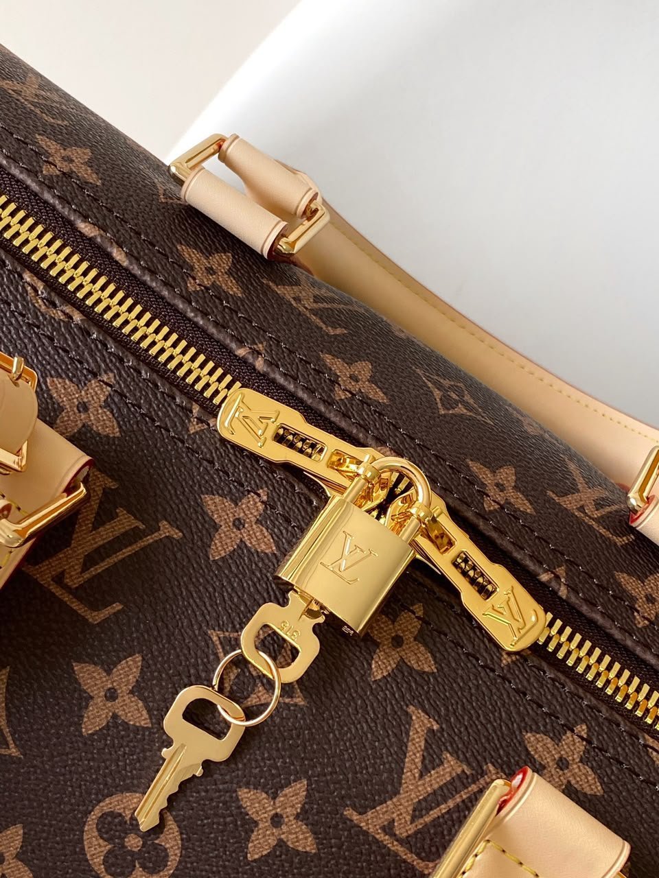 Louis Vuitton Keepall Bandoulière Bag LV x TM 45cm/17.7in Monogram Canvas M14182 view 9