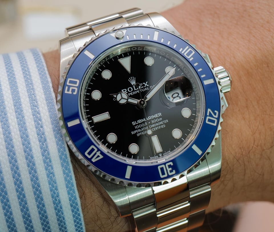 Rolex Submariner 41mm Black Dial 126619LB view 10