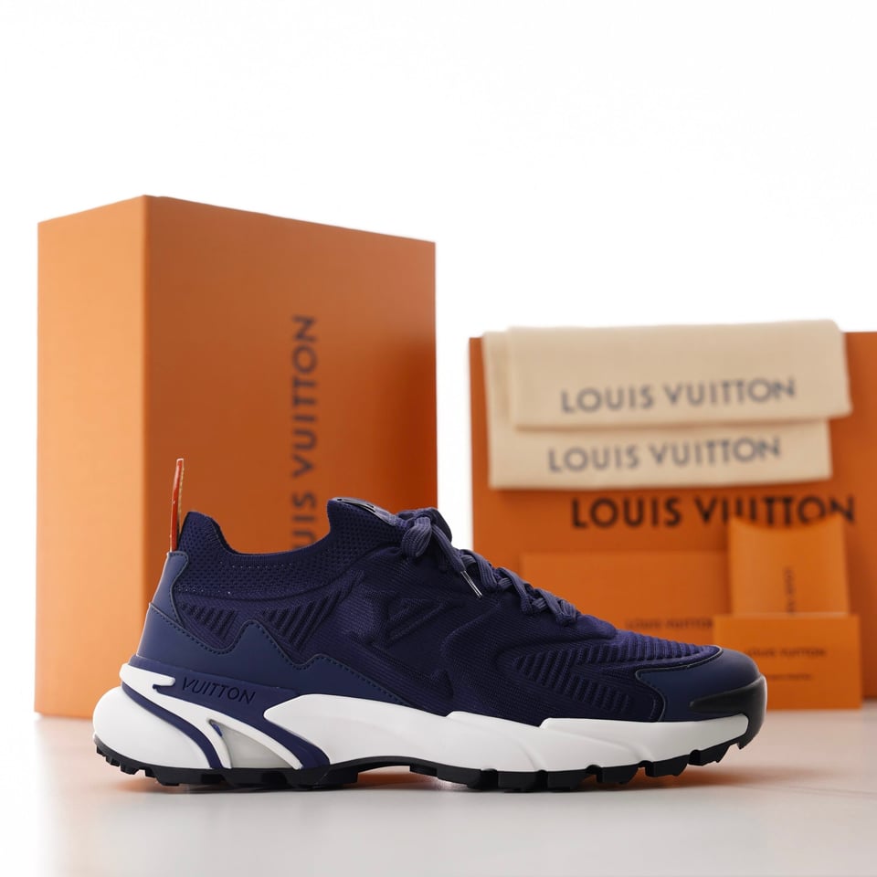 Louis Vuitton LV Runner Tatic Navy Sneaker for Men view 8