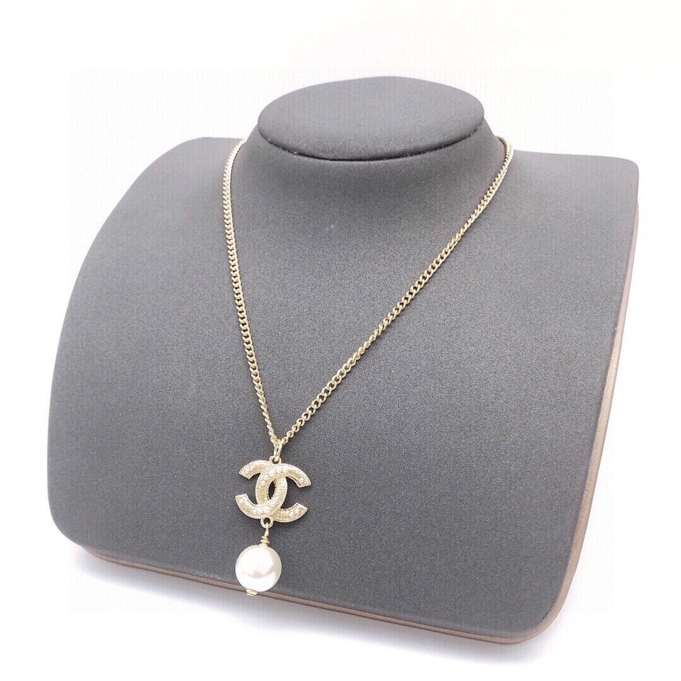 Chanel Cc Pearl Gold Necklace view 4