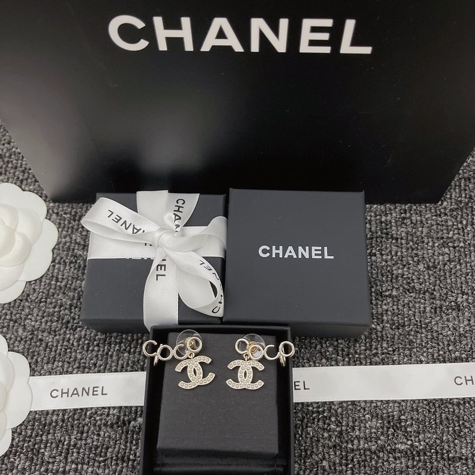 Chanel Metal Pearl Cc Coco Climber Clip On Earrings Gold view 6