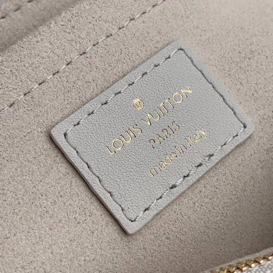 Louis Vuitton New Wave Chain 24Cm Ivory M58549 view 10