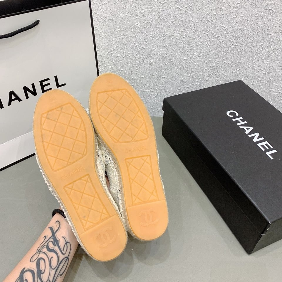 Chanel Tweed Cc Espadrilles Slip On White Blue Black view 4