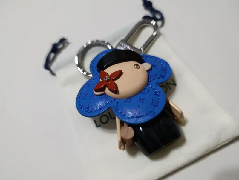 Louis Vuitton Vivienne In Paris Keychain Blue Monogram 13.5cm/5.3in view 3