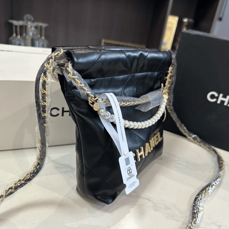 Chanel Pearl Chain Mini Vintage Gold Bag 20cm/7.9in view 4