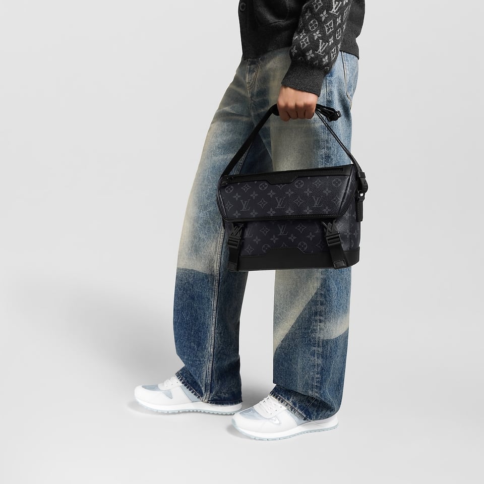 Louis Vuitton Messenger Voyager Pm M12517 view 6