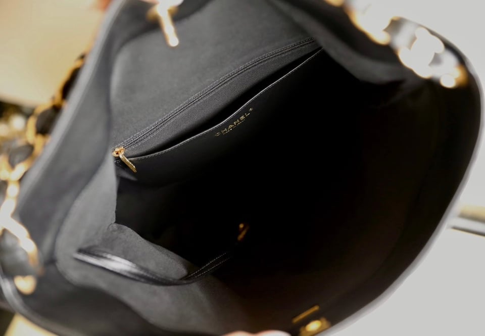 Chanel 24P Hobo Bag 36Cm Black Lambskin Gold Hardware view 8