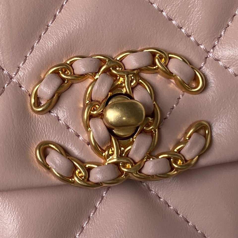 Chanel 23K 13,5Cm Rose Pink Calfskin Gold Hardware view 10
