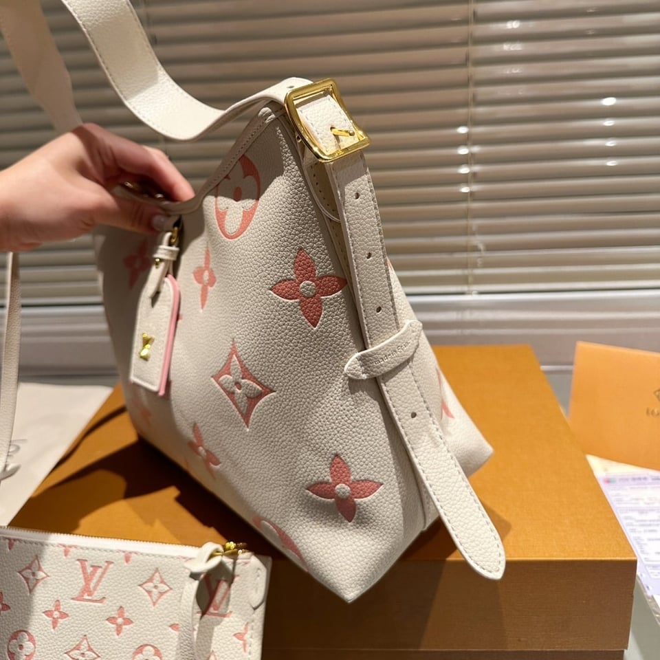 Louis Vuitton Carryall Pm Bicolour Monogram Empreinte Leather 30Cm M24141 view 4