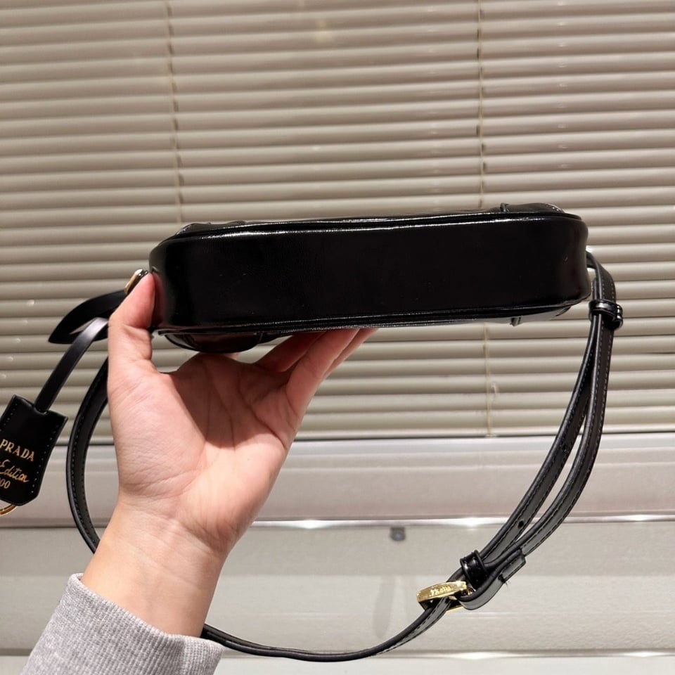 Prada Re Edition 2002 Leather Shoulder Bag Black 23Cm view 7
