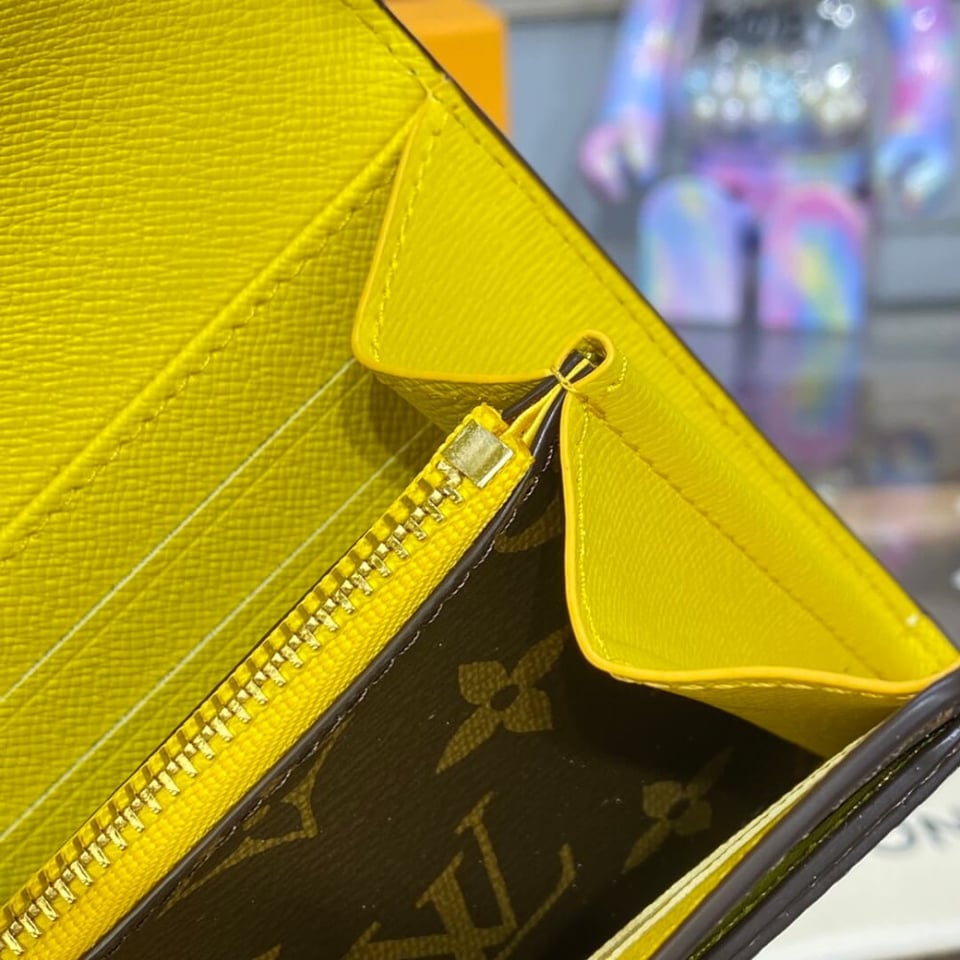 Louis Vuitton Vivienne Holidays Monogram Sarah Wallet Yellow view 9