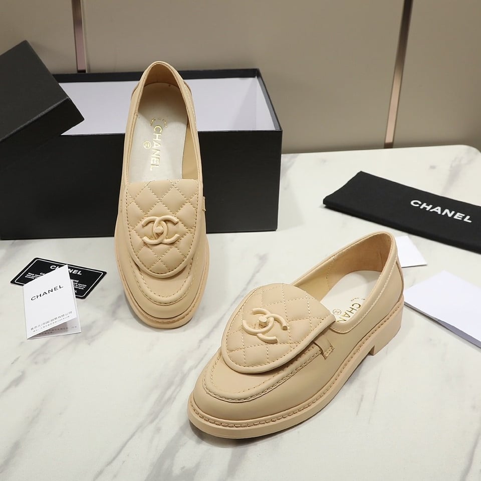 Chanel Cc Nib Turnlock Moccasins Flat Loafers Light Yellow G45474 B15482 Nt966 view 8