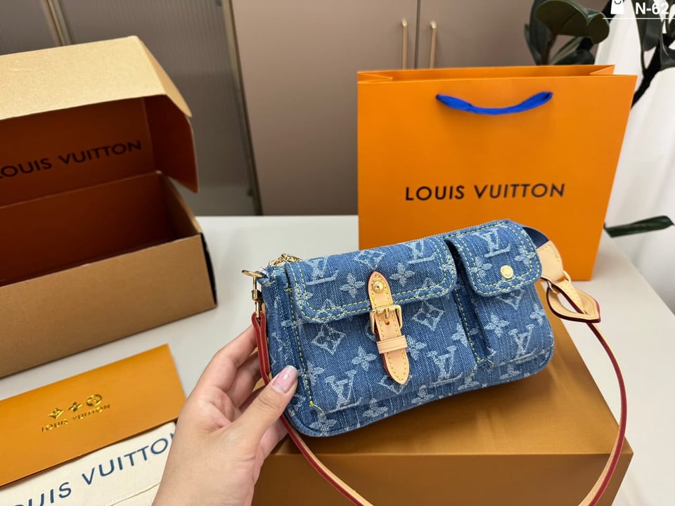 Louis Vuitton Accessoire Cargo Pochette Bag 23.5cm M27602 view 10