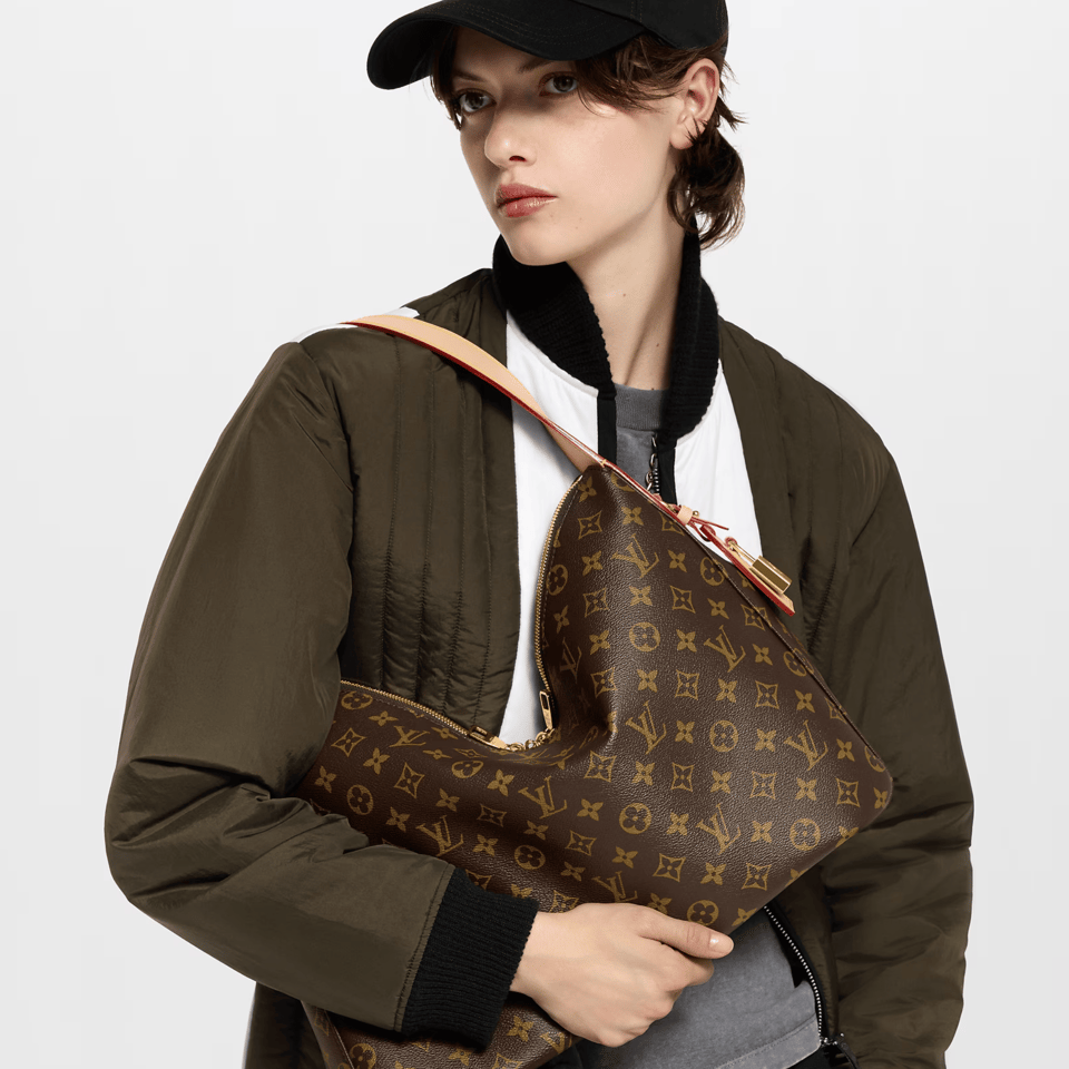 Louis Vuitton Classic Monogram Shoulder Bag 40cm/16in M12098 view 4