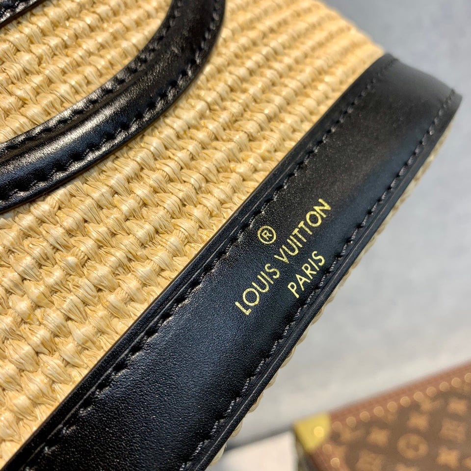Louis Vuitton Petit Bucket 24Cm Black M59961 view 8