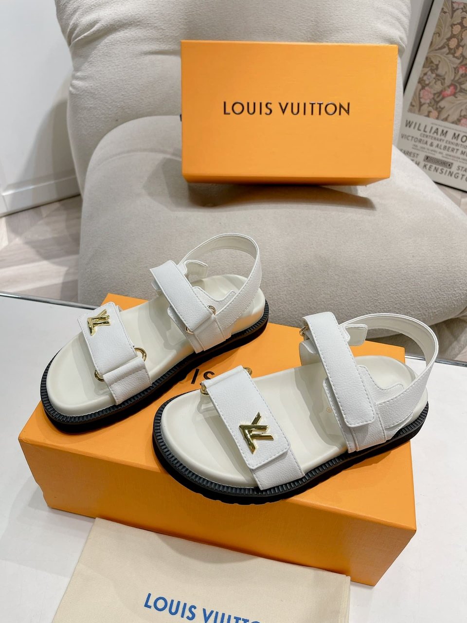 Louis Vuitton Lv Sunset Flat Comfort Sandals White 1Abw7Q view 6