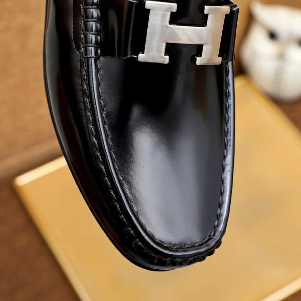Hermes Men’S Loafer Moccasin Polish Leather With H Silver In Black view 6