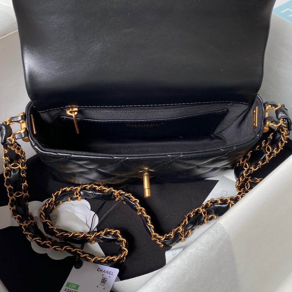 Chanel 23K 13,5Cm Black Calfskin Gold Hardware view 9