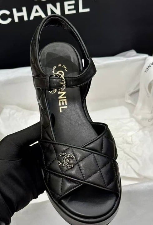 Chanel Quilted Sandals Black G39918 view 3