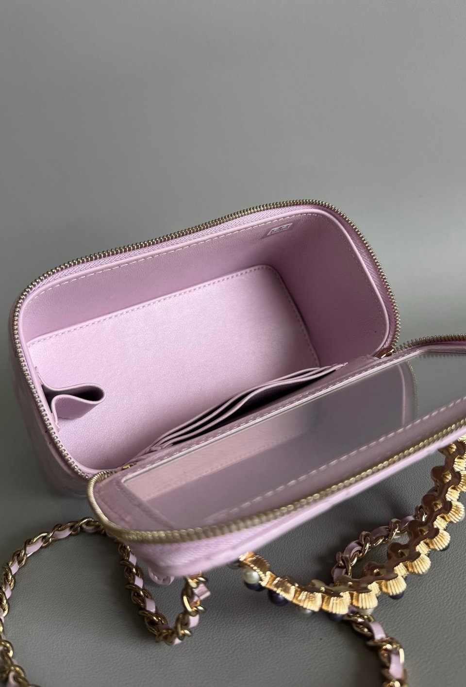 Chanel Vanity Case Pearl 17Cm Cotton Candy Lambskin Gold Hardware view 9