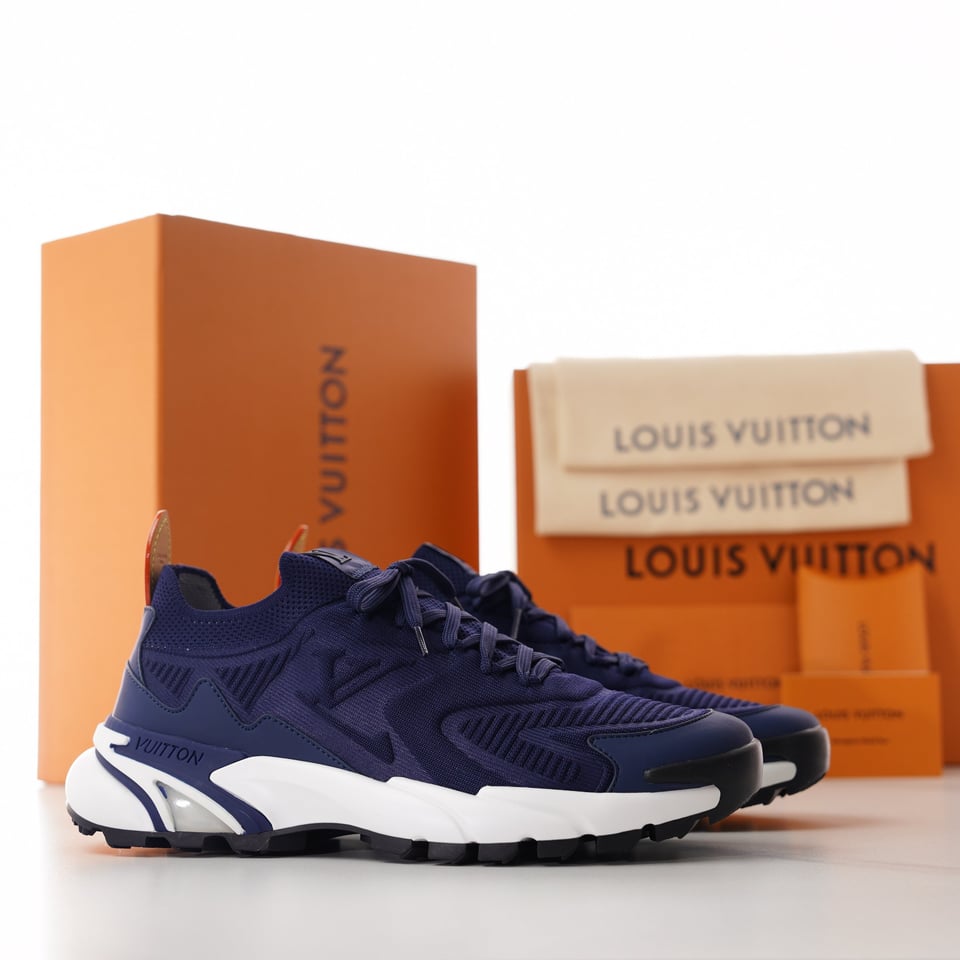 Louis Vuitton LV Runner Tatic Navy Sneaker for Men view 9