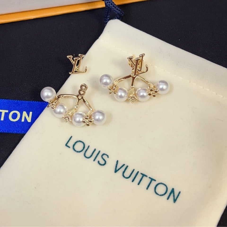 Louis Vuitton Lv Minigram Pearls Earrings view 4