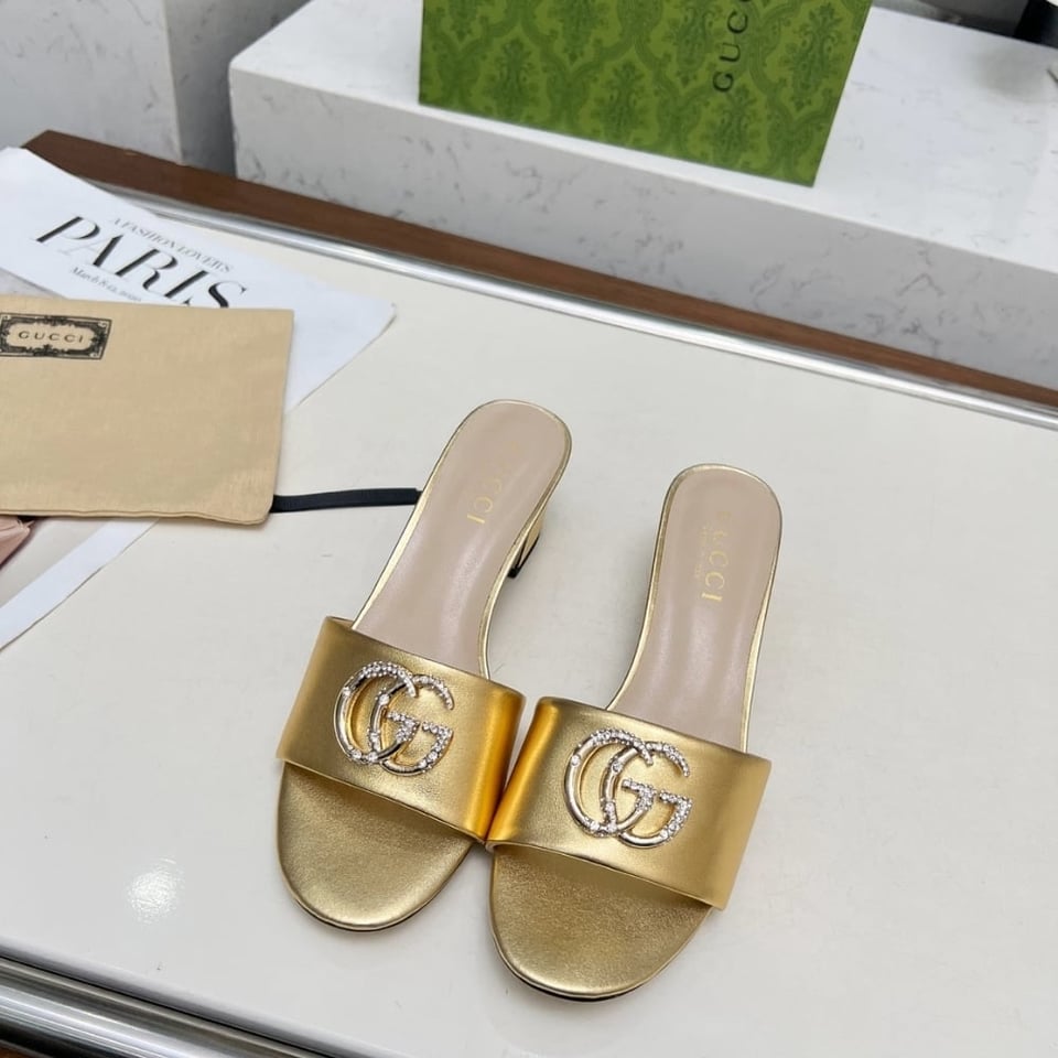 Gucci Nojum Women’S Slide Sandal Metallic Gold ?817257 B8B00 8024 view 4
