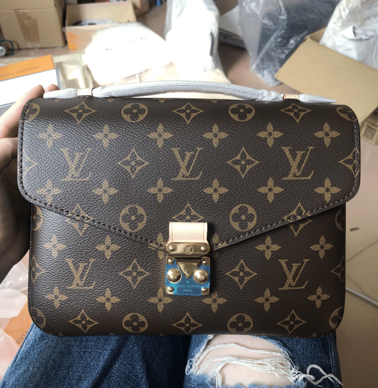 Louis Vuitton Monogram Canvas Pochette M Tis 25Cm M44875 view 3