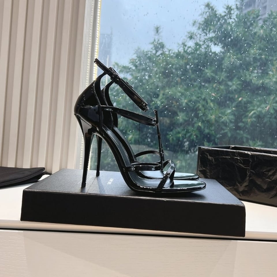 Saint Laurent Cassandra Sandals In All Black 6301090Npvv1000 view 3