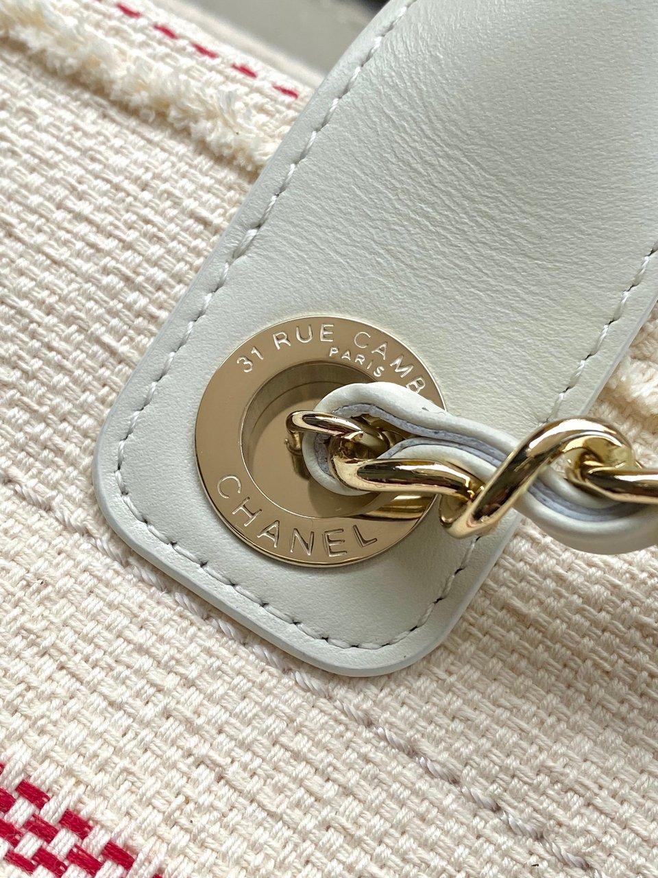 Chanel Crossbody Shopping Bag 35cm/ 13.8in White view 10