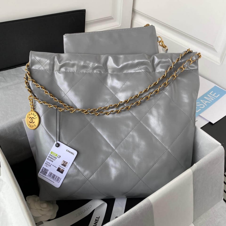 Chanel 22 Small Handbag Shiny Calfskin Grey With logo Gold view 3
