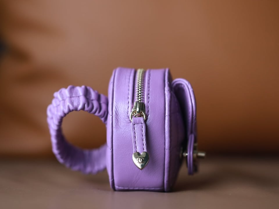 Chanel Heart Coin Purse 8.5 Purple Calfskin view 5