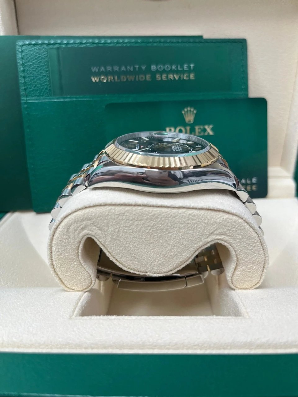 Rolex Sky-Dweller 42 mm Bright black Dial 336933 view 3