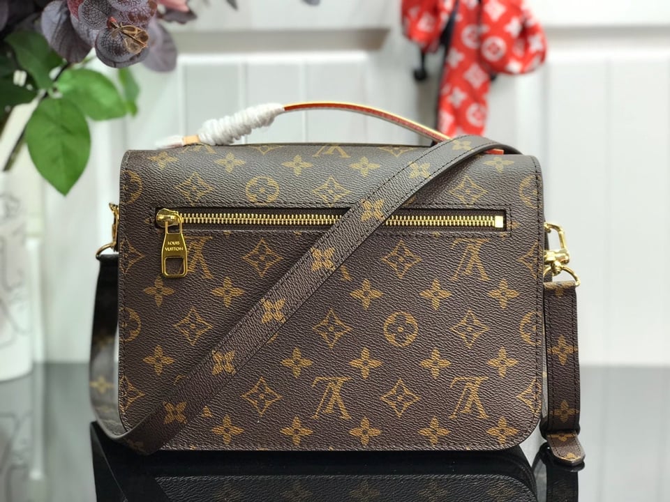 Louis Vuitton Monogram Canvas Pochette M Tis 25Cm M44875 view 7