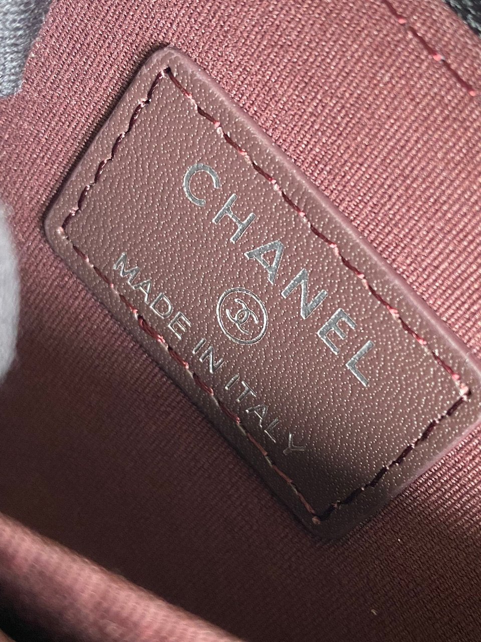 Chanel Zipped Wallet 7.5Cm Black Caviar Silver Hardware view 7