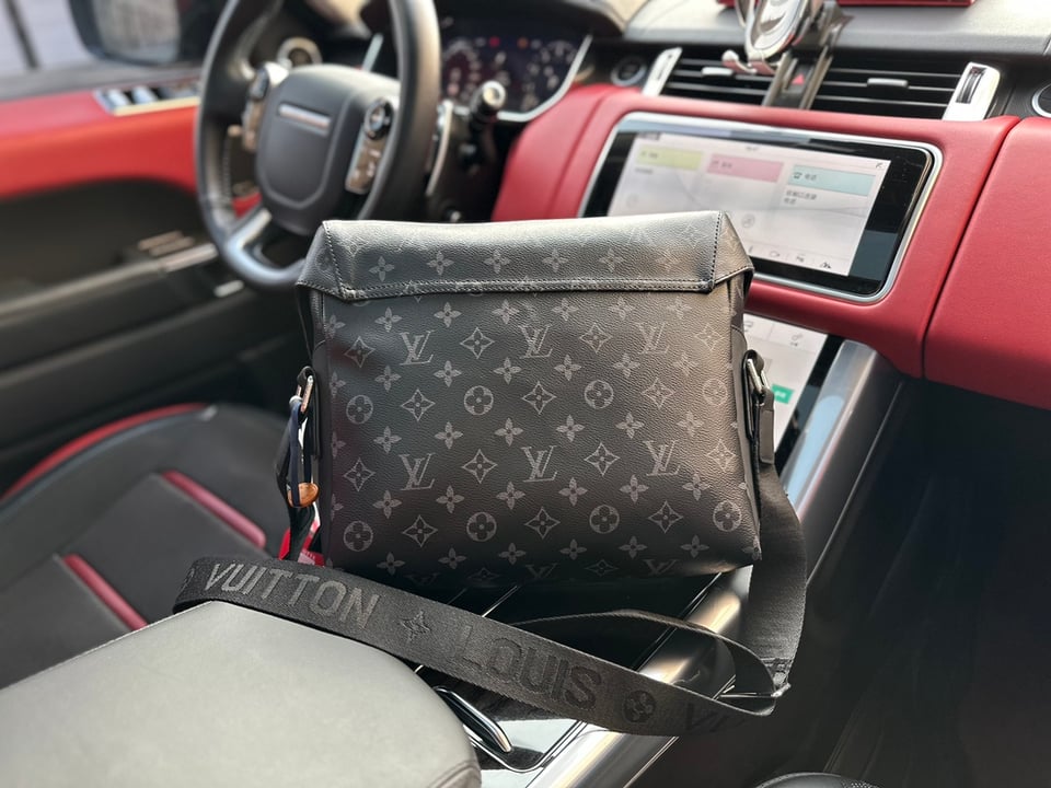 Louis Vuitton Messenger Pm Voyager 33Cm M40511 view 8