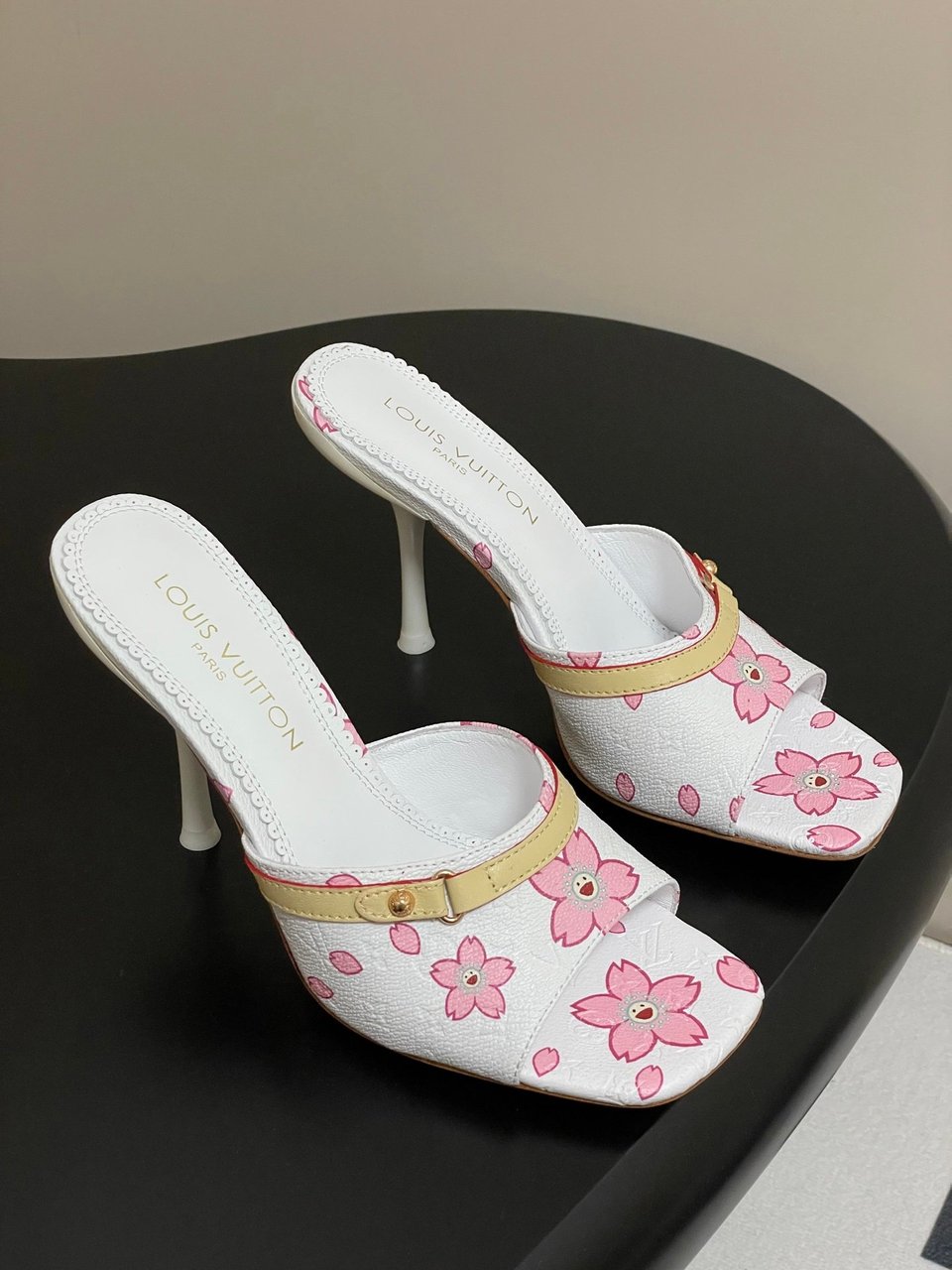 Louis Vuitton x Takashi Murakami Cherry Blossom Mule White Monogram Canvas view 11