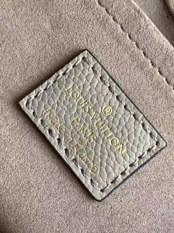 Louis Vuitton Bagatelle 22Cm Tourterelle Gray view 10
