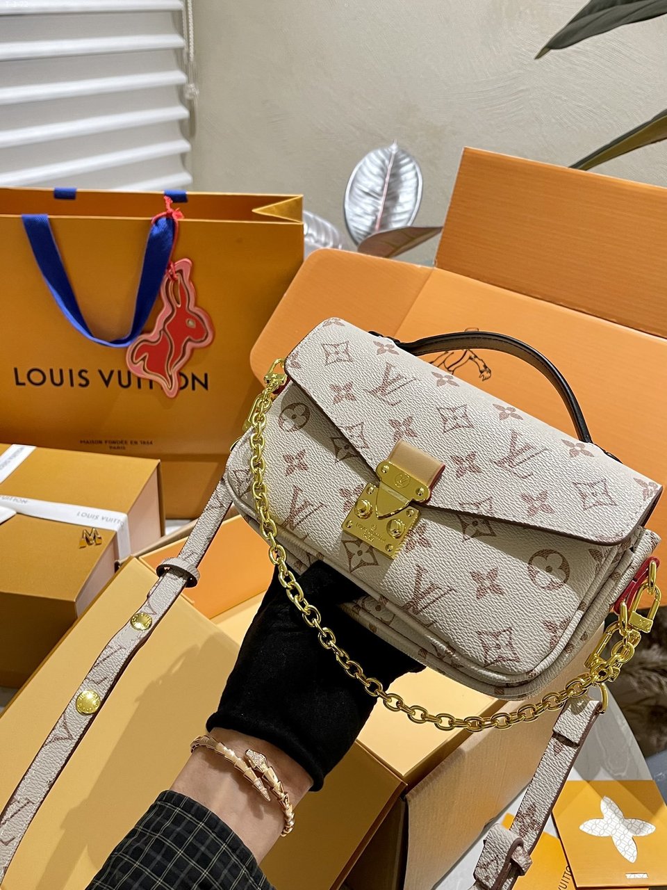 Louis Vuitton Pochette M Tis East West Monogram Canvas 21Cm M46914 view 3