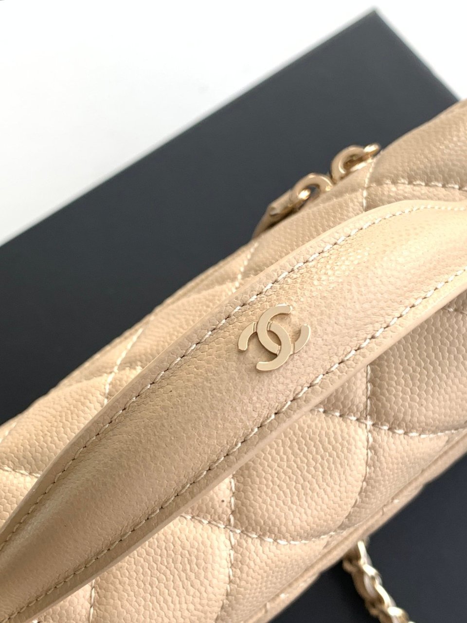 Chanel 25C Vanity Case Beige 20cm view 9